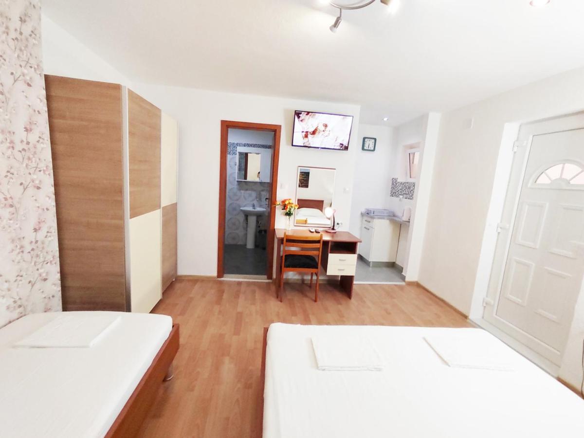 Apartmani Buljubasic Apartment *
